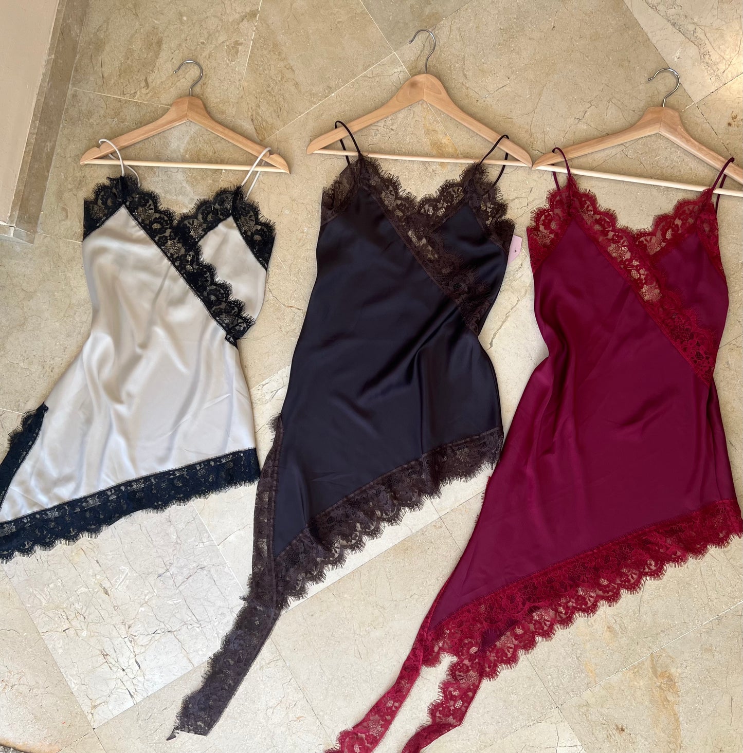 MAXI TOP LENCERO ENCAJE BURDEO