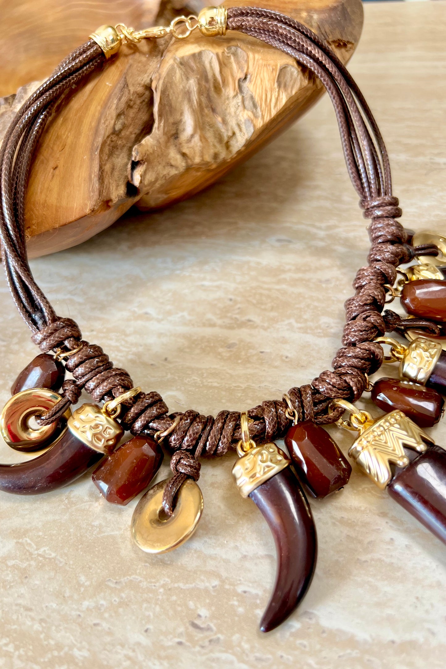 COLLAR COLMILLOS PIEDRAS