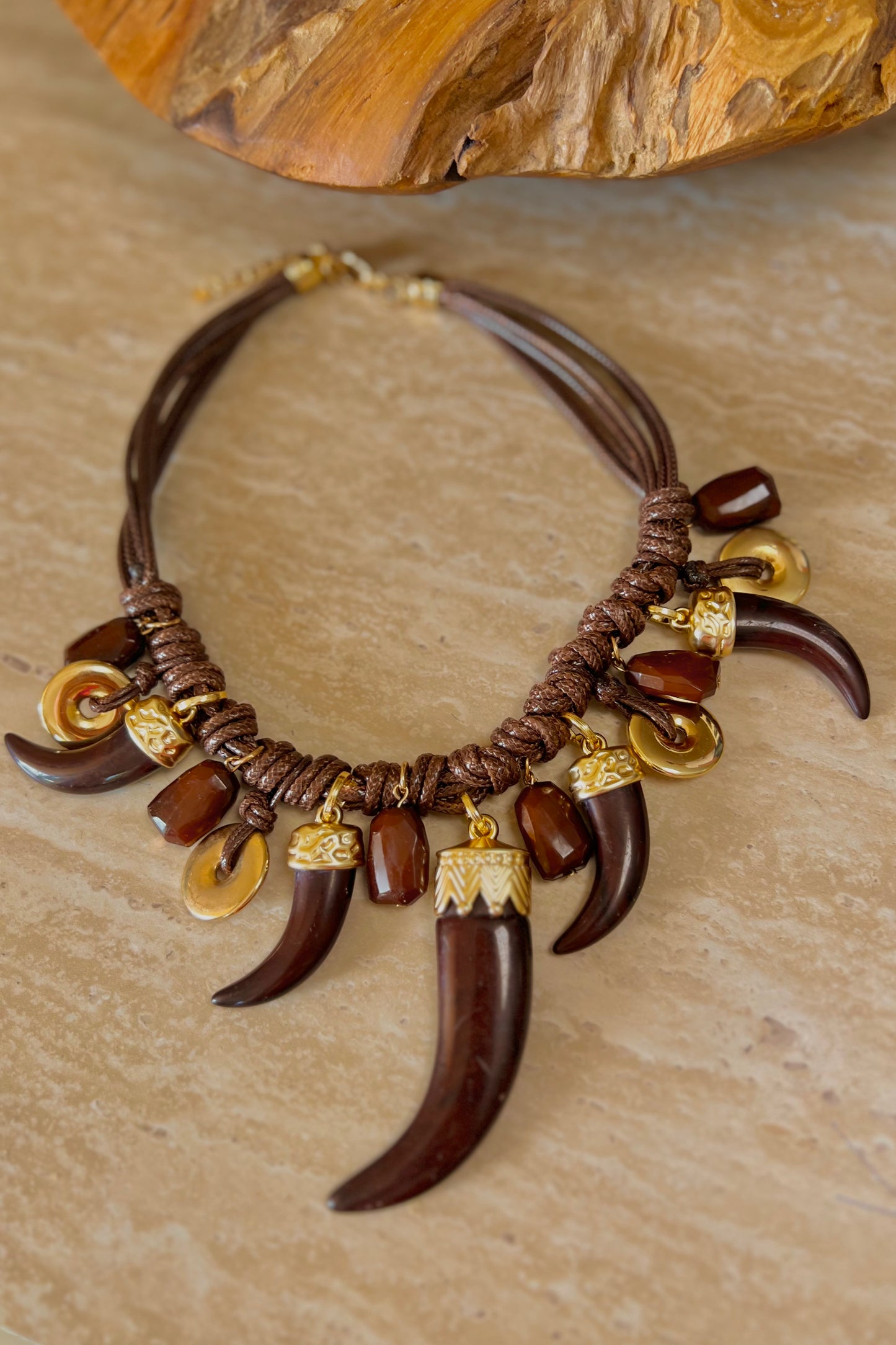 COLLAR COLMILLOS PIEDRAS