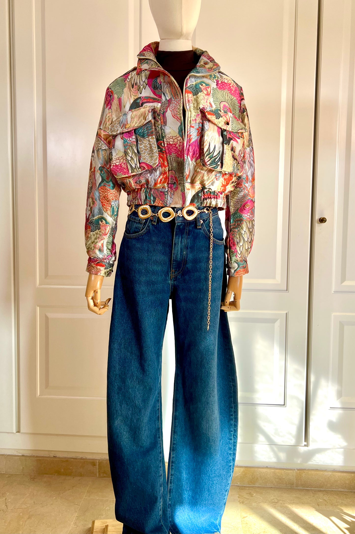 CHAQUETA BOMBER BORDADA PAPAGAYO