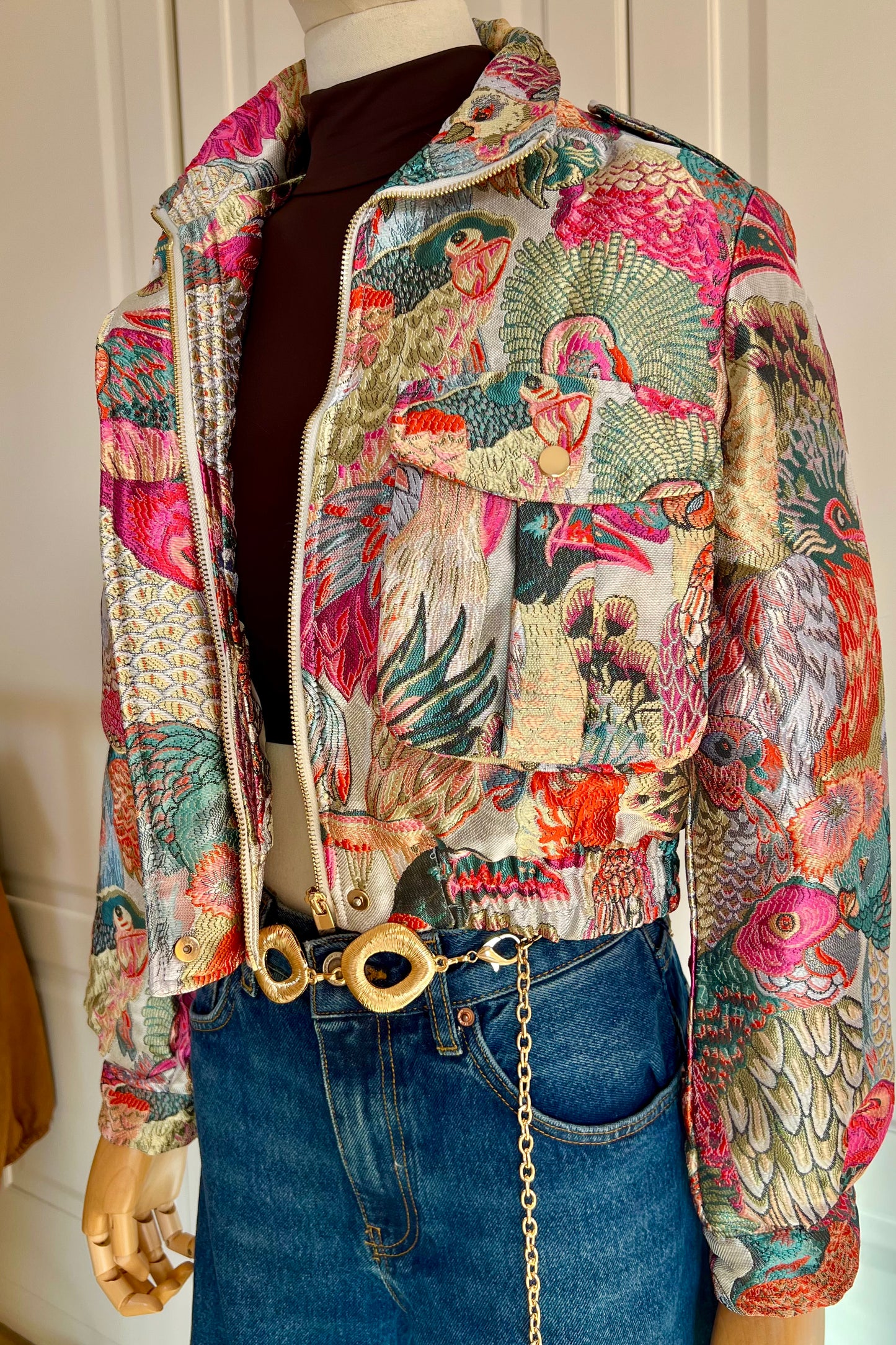 CHAQUETA BOMBER BORDADA PAPAGAYO