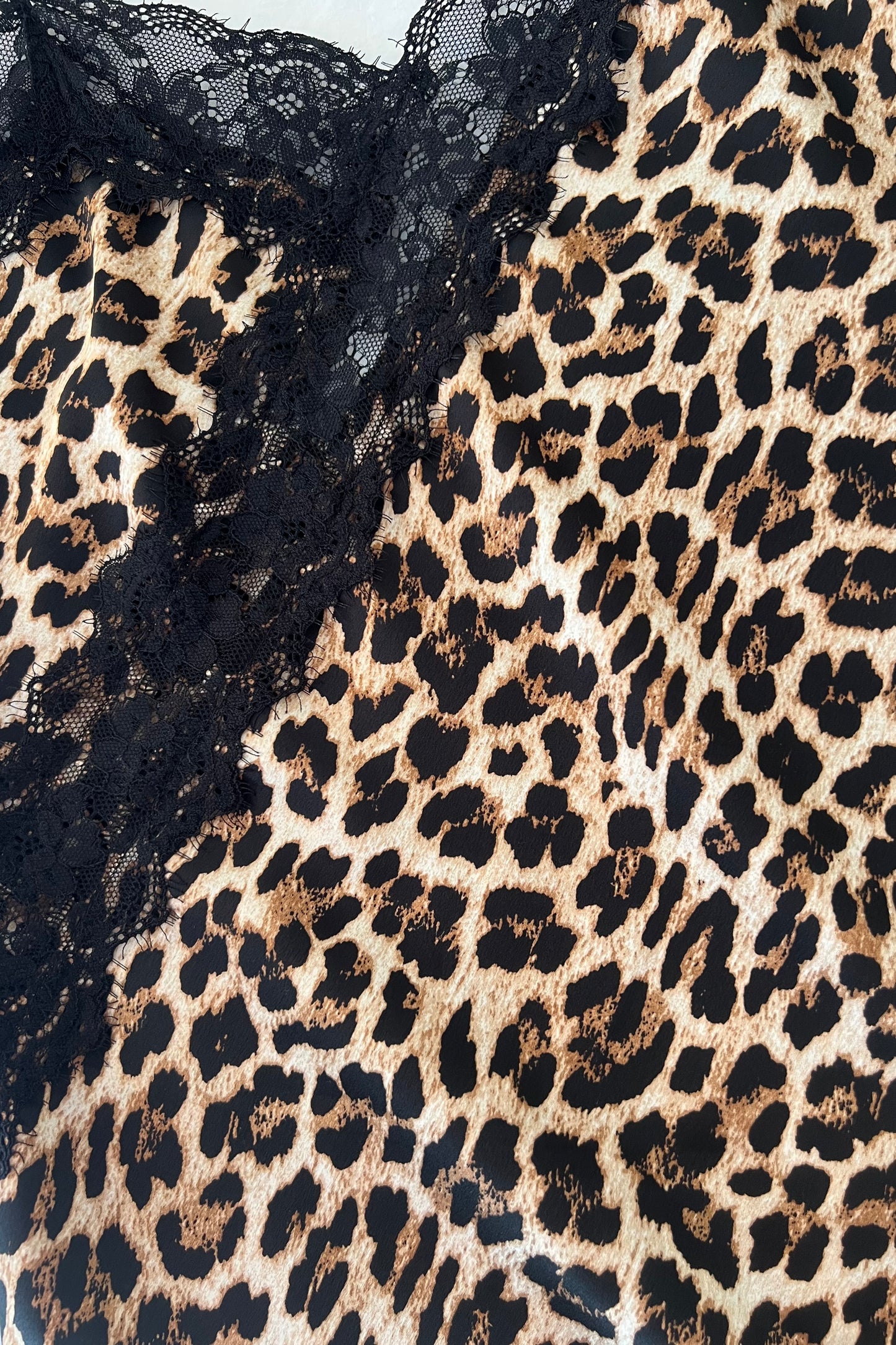 VESTIDO LENCERO ENCAJE ANIMAL PRINT