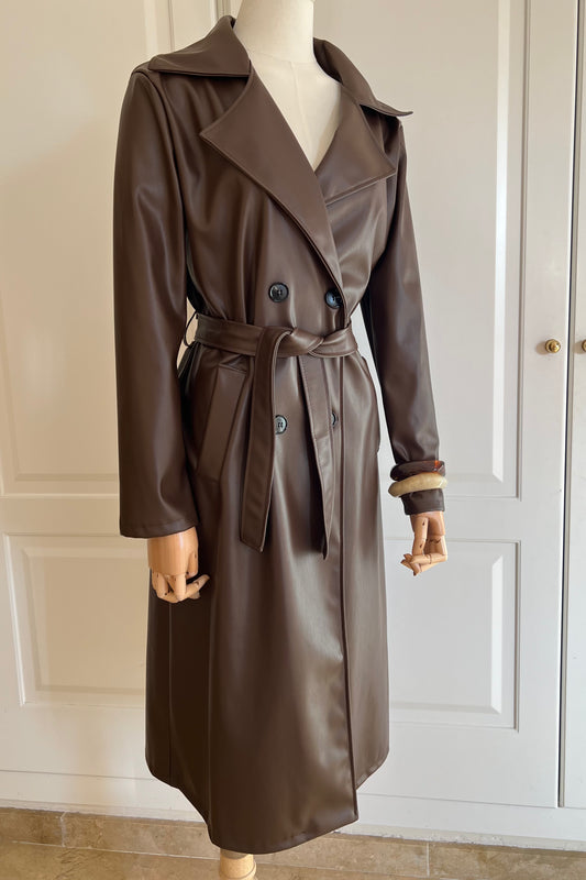 TRENCH EFECTO PIEL CHOCOLATE