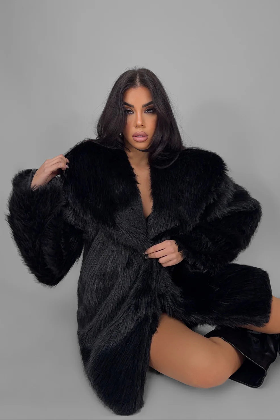 ABRIGO EFECTO PELO NEGRO