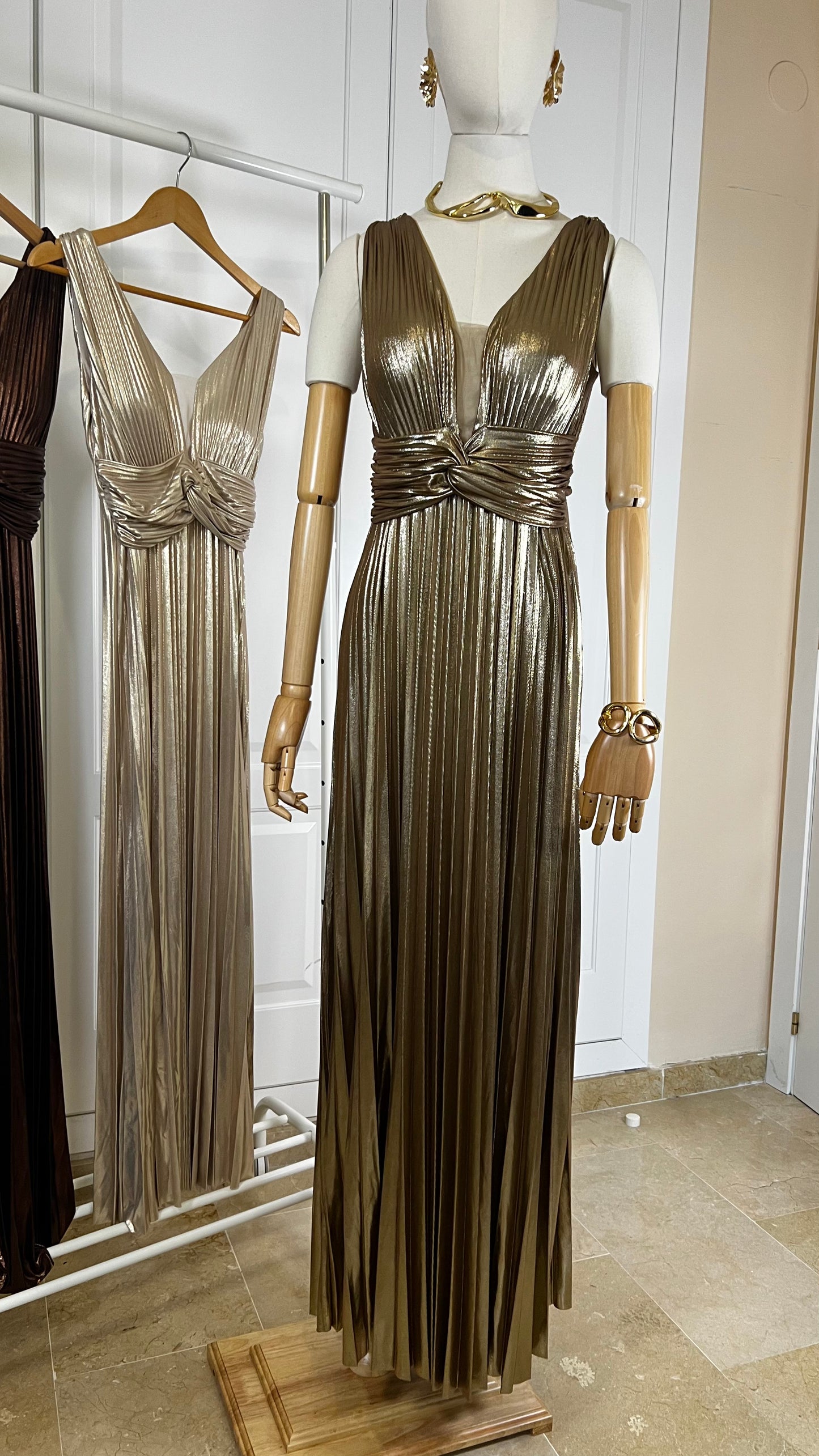 MAXI VESTIDO PLISADO ORO