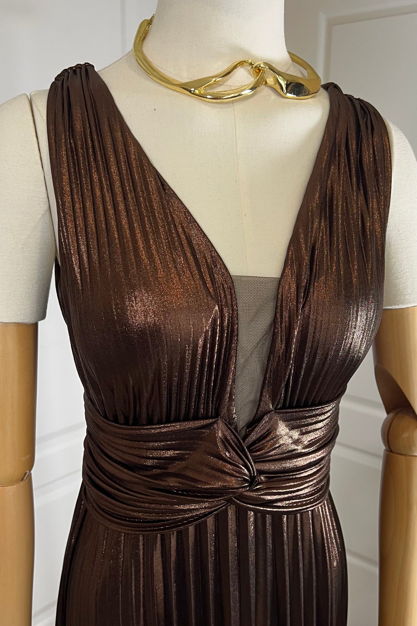 MAXI VESTIDO PLISADO MARRON